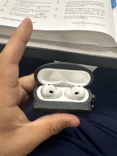 Apple AirPods Pro 2（エアーポッズ プロ 2） MagSafe充電ケース（USB-C）付き ワイヤレスヘッドフォン MTJV3J/A photo review