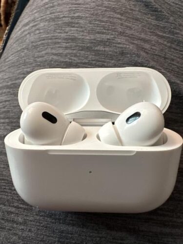 Apple AirPods Pro 2（エアーポッズ プロ 2） MagSafe充電ケース（USB-C）付き ワイヤレスヘッドフォン MTJV3J/A photo review