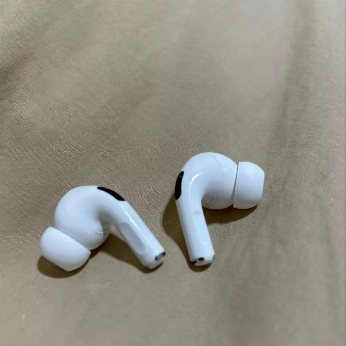 Apple AirPods Pro 2（エアーポッズ プロ 2） MagSafe充電ケース（USB-C）付き ワイヤレスヘッドフォン MTJV3J/A photo review