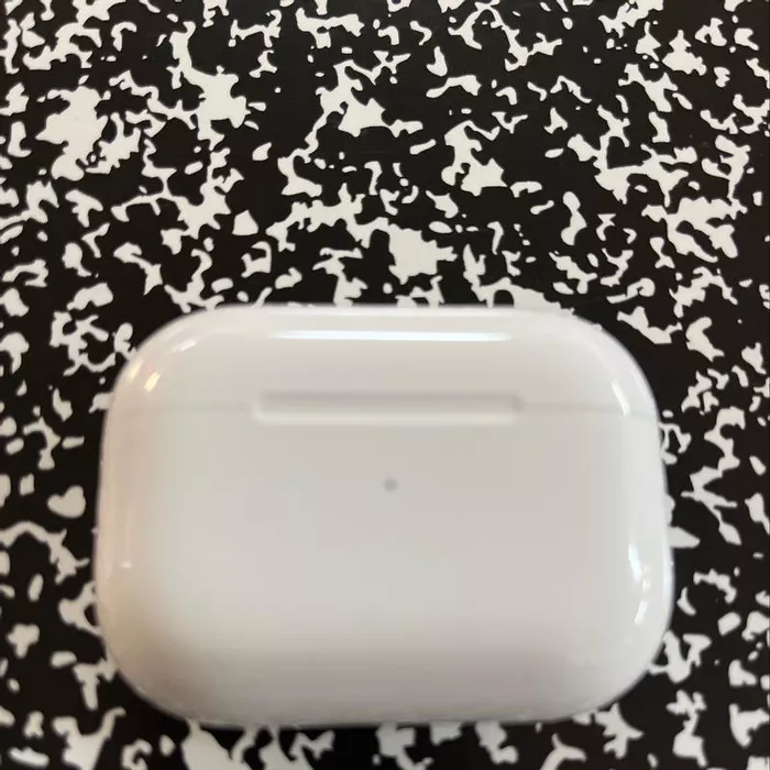 Apple AirPods Pro 2（エアーポッズ プロ 2） MagSafe充電ケース（USB-C）付き ワイヤレスヘッドフォン MTJV3J/A photo review