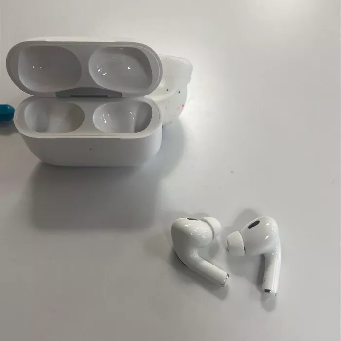 Apple AirPods Pro 2（エアーポッズ プロ 2） MagSafe充電ケース（USB-C）付き ワイヤレスヘッドフォン MTJV3J/A photo review