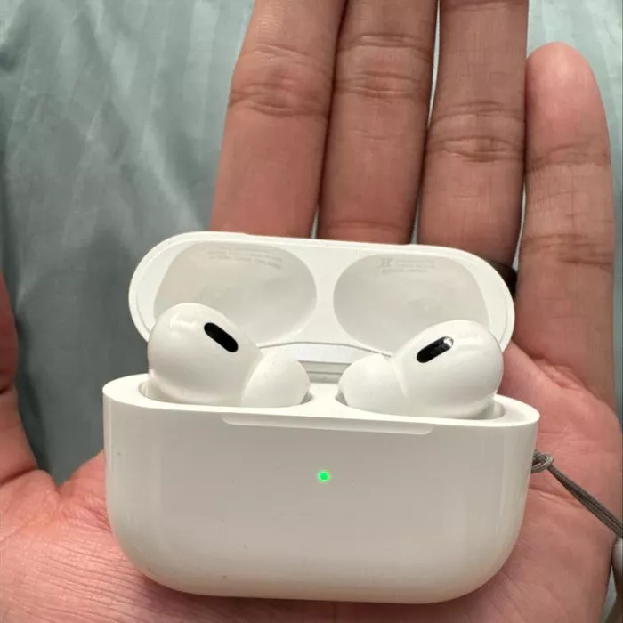 Apple AirPods Pro 2（エアーポッズ プロ 2） MagSafe充電ケース（USB-C）付き ワイヤレスヘッドフォン MTJV3J/A photo review