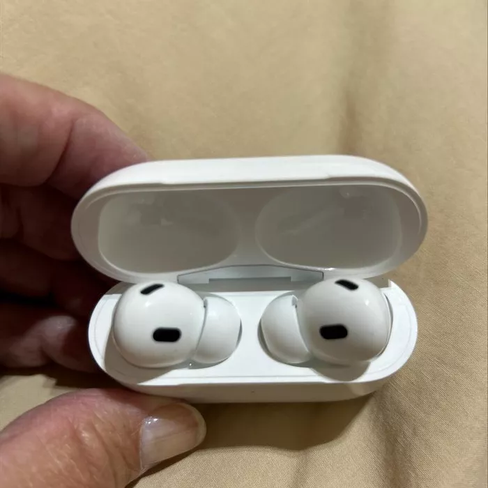 Apple AirPods Pro 2（エアーポッズ プロ 2） MagSafe充電ケース（USB-C）付き ワイヤレスヘッドフォン MTJV3J/A photo review
