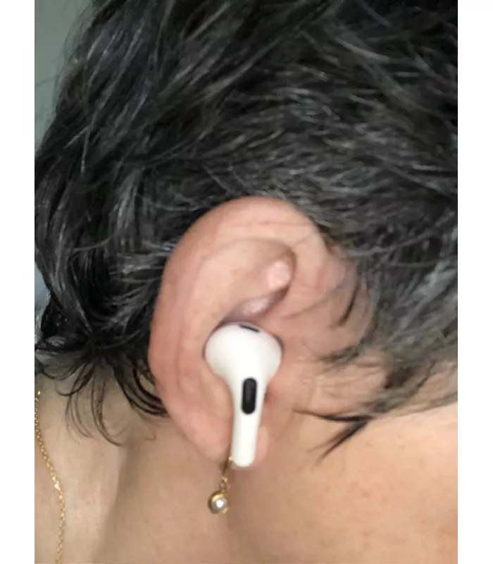 Apple AirPods Pro 2（エアーポッズ プロ 2） MagSafe充電ケース（USB-C）付き ワイヤレスヘッドフォン MTJV3J/A photo review