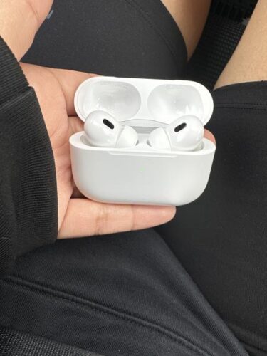 Apple AirPods Pro 2（エアーポッズ プロ 2） MagSafe充電ケース（USB-C）付き ワイヤレスヘッドフォン MTJV3J/A photo review